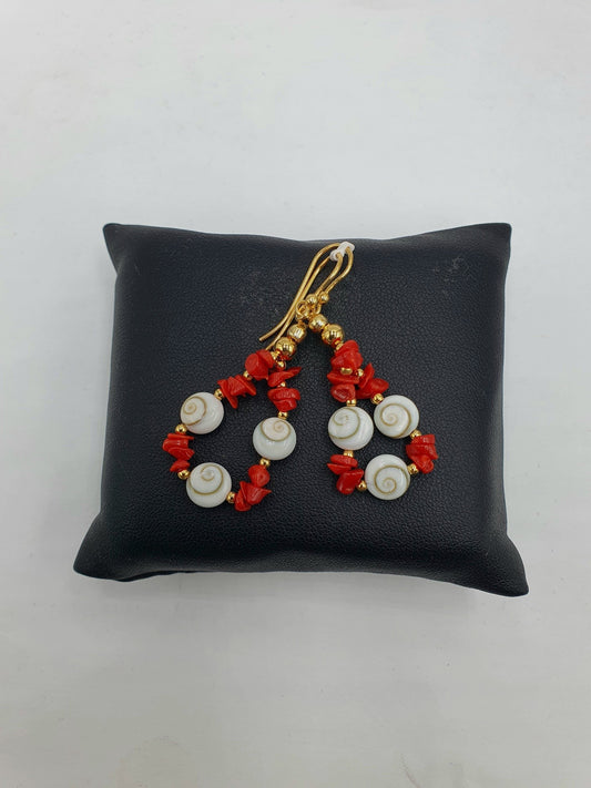 Boucles d’oreilles corail pendante 3 yeux